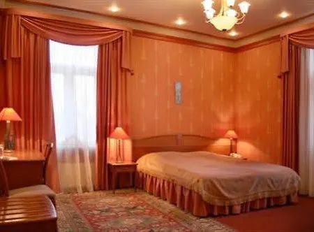 Roze Boutique 4*